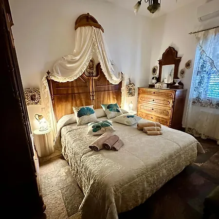 Domo All'antico Borgo Pensión 3*